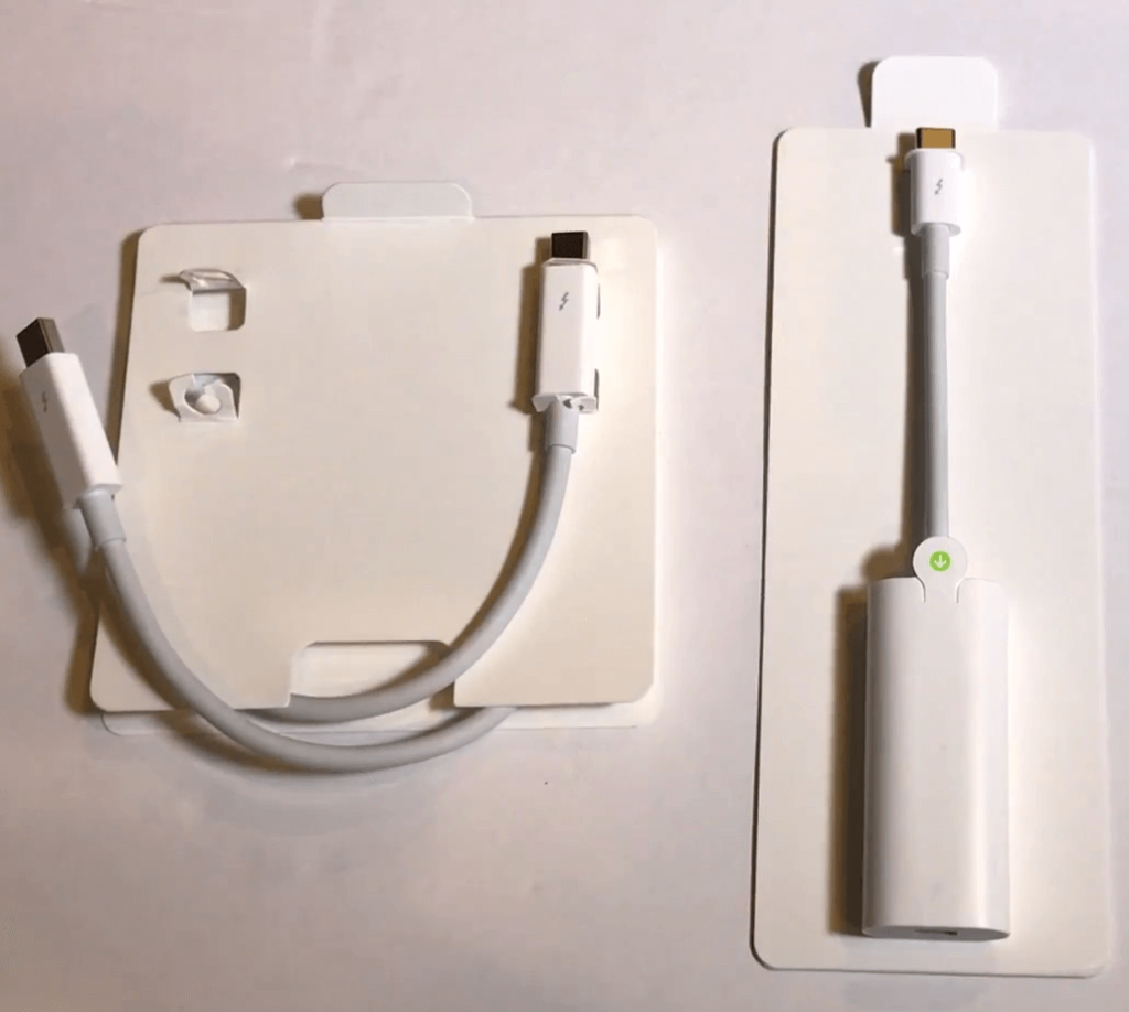 Apple Thunderbolt 3 (USB-C) to Thunderbolt 2 Adapter