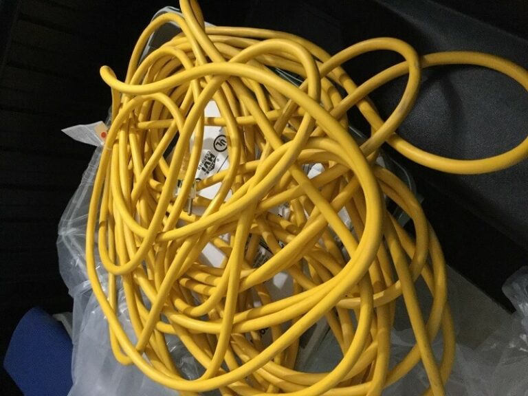 Extension Cord For Freezer Buyer’s Guide 2023 Cables Advisor